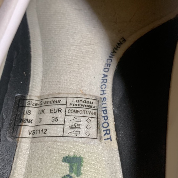 Women’s Slip-Resistant Nurse Clogs - Picture 7 of 9